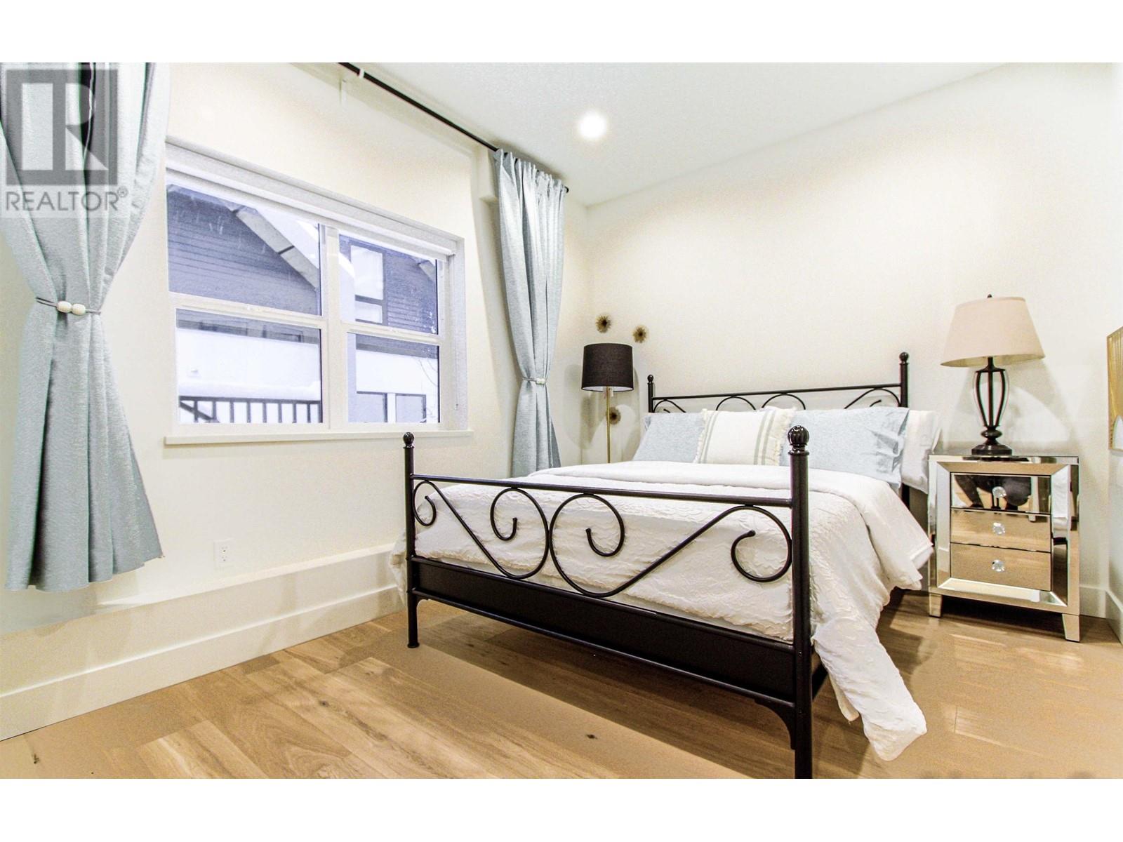 Photo 20 of 4542 Quebec Street, Vancouver BC