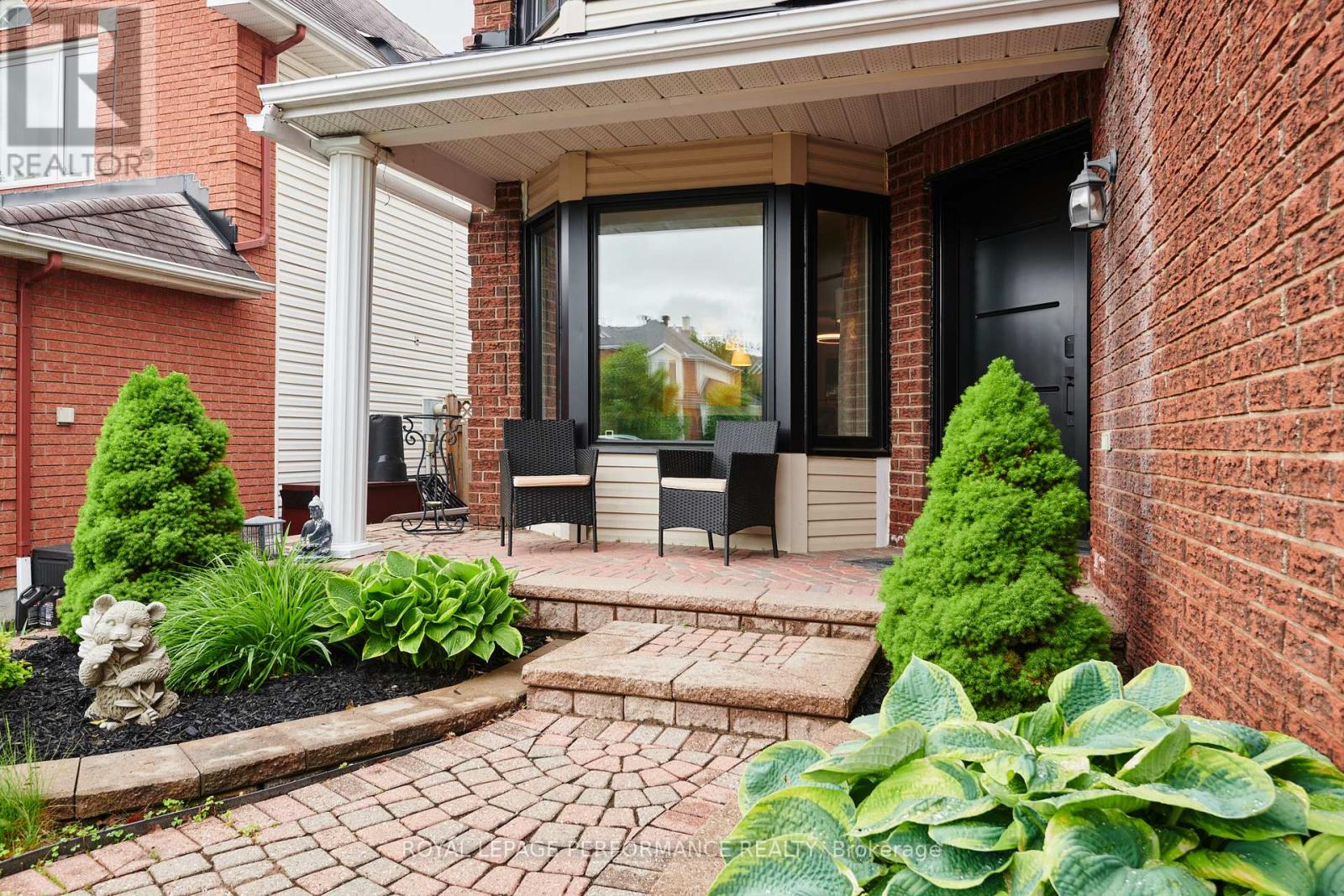 Elegant entrance