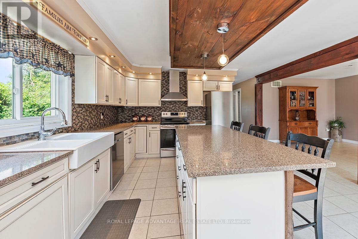 Photo 18 of 541 Pioneer Road, Merrickvillewolford ON