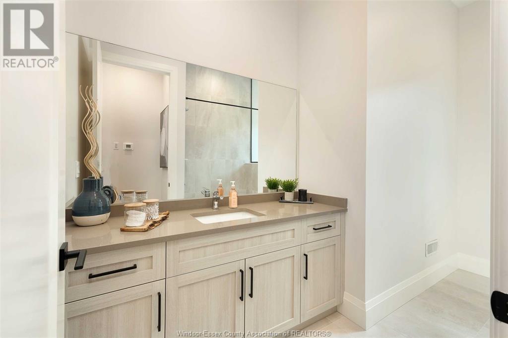 Photo 20 of 674 Lily Mac Boulevard, Windsor ON