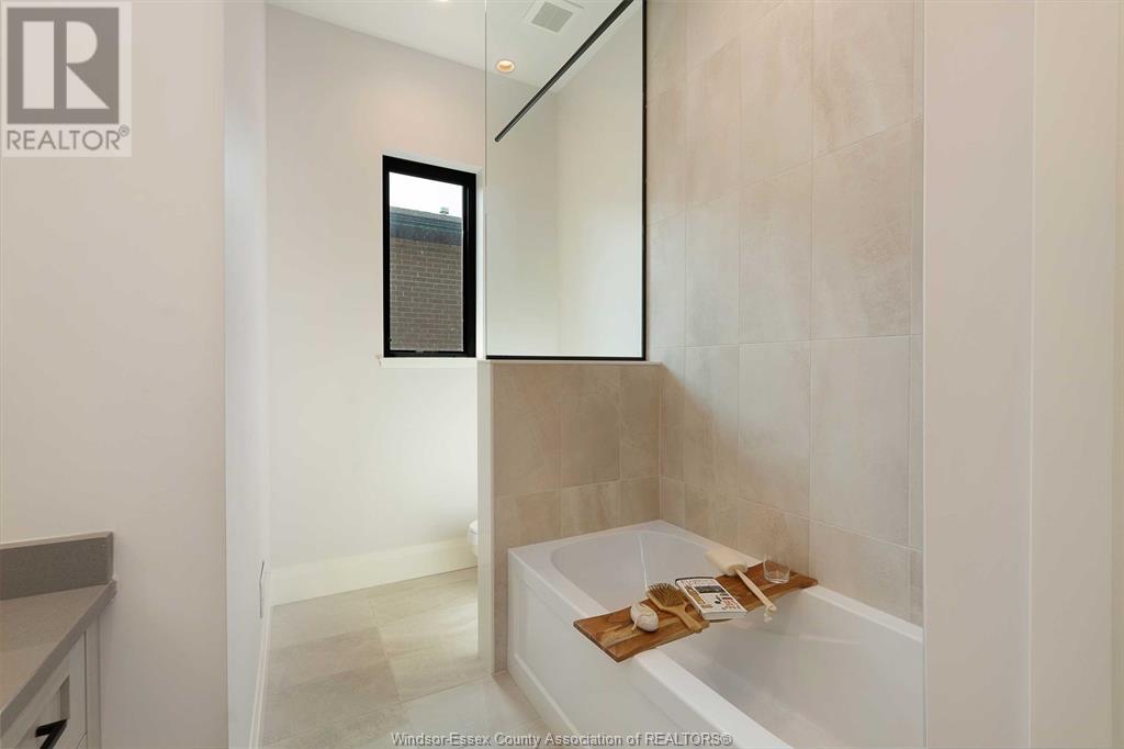 Photo 10 of 674 Lily Mac Boulevard, Windsor ON