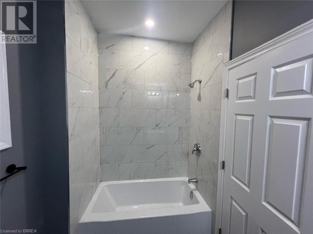 Photo 11 of 12 Main Street E Unit 3, Selkirk ON