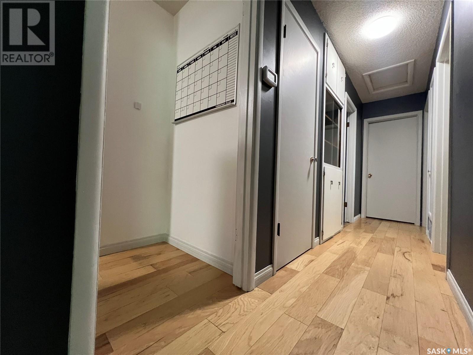 Single Family House Bungalow for Sale in  th AVENUE NW Swift Current 
