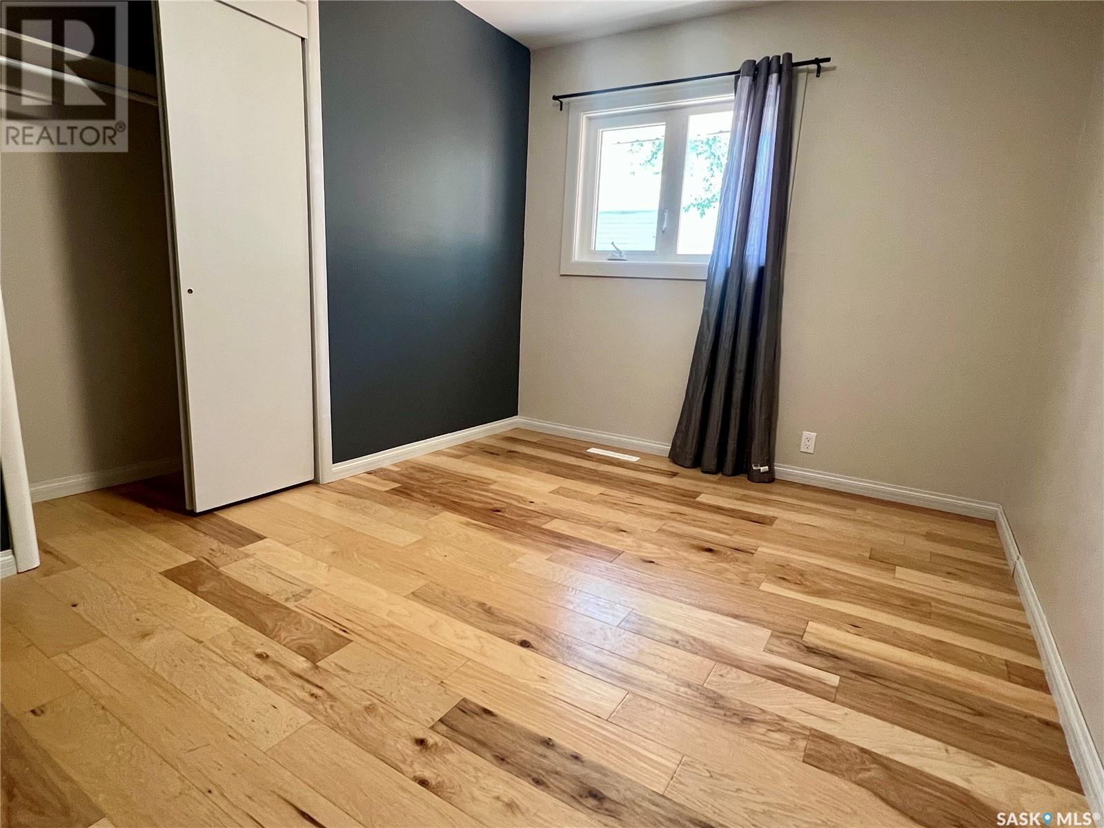 Single Family House Bungalow for Sale in  th AVENUE NW Swift Current 