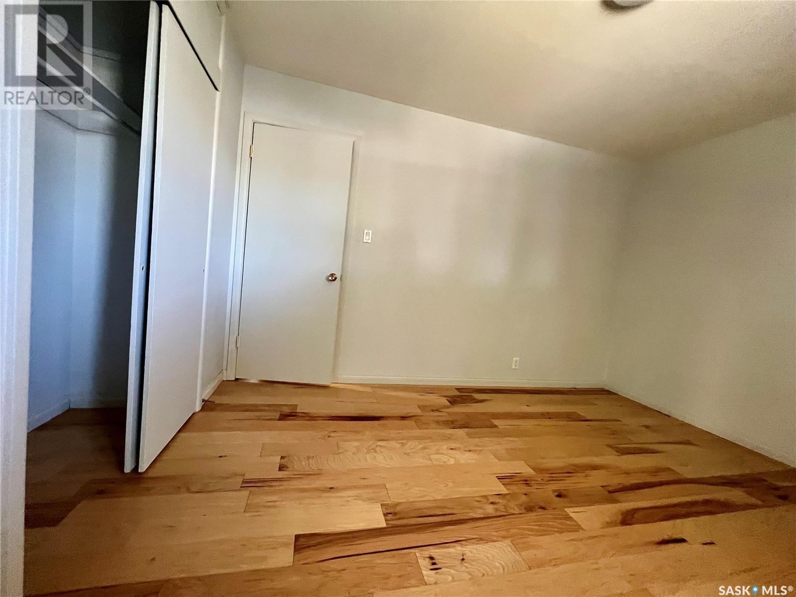 Single Family House Bungalow for Sale in  th AVENUE NW Swift Current 