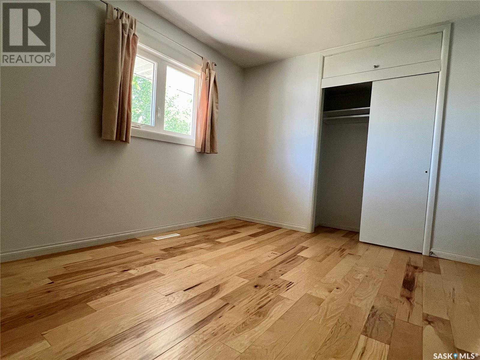 Single Family House Bungalow for Sale in  th AVENUE NW Swift Current 