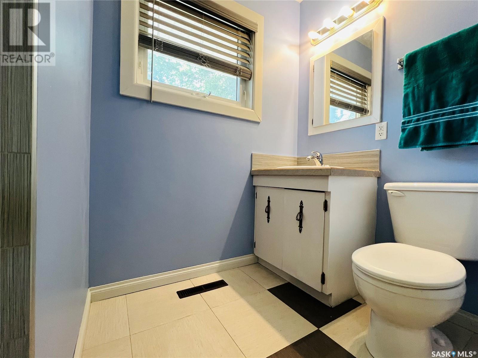 Single Family House Bungalow for Sale in  th AVENUE NW Swift Current 