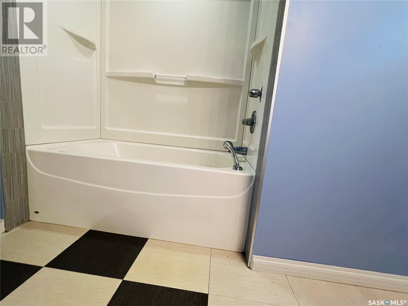 Single Family House Bungalow for Sale in  th AVENUE NW Swift Current 