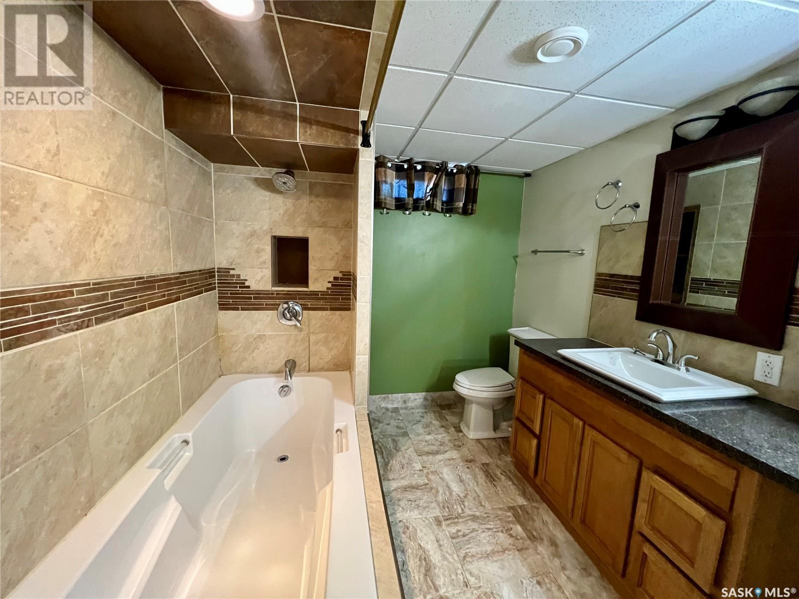 Single Family House Bungalow for Sale in  th AVENUE NW Swift Current 