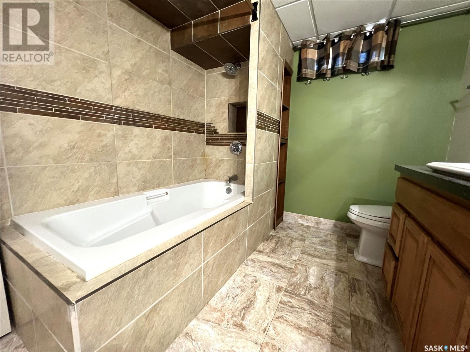 Single Family House Bungalow for Sale in  th AVENUE NW Swift Current 