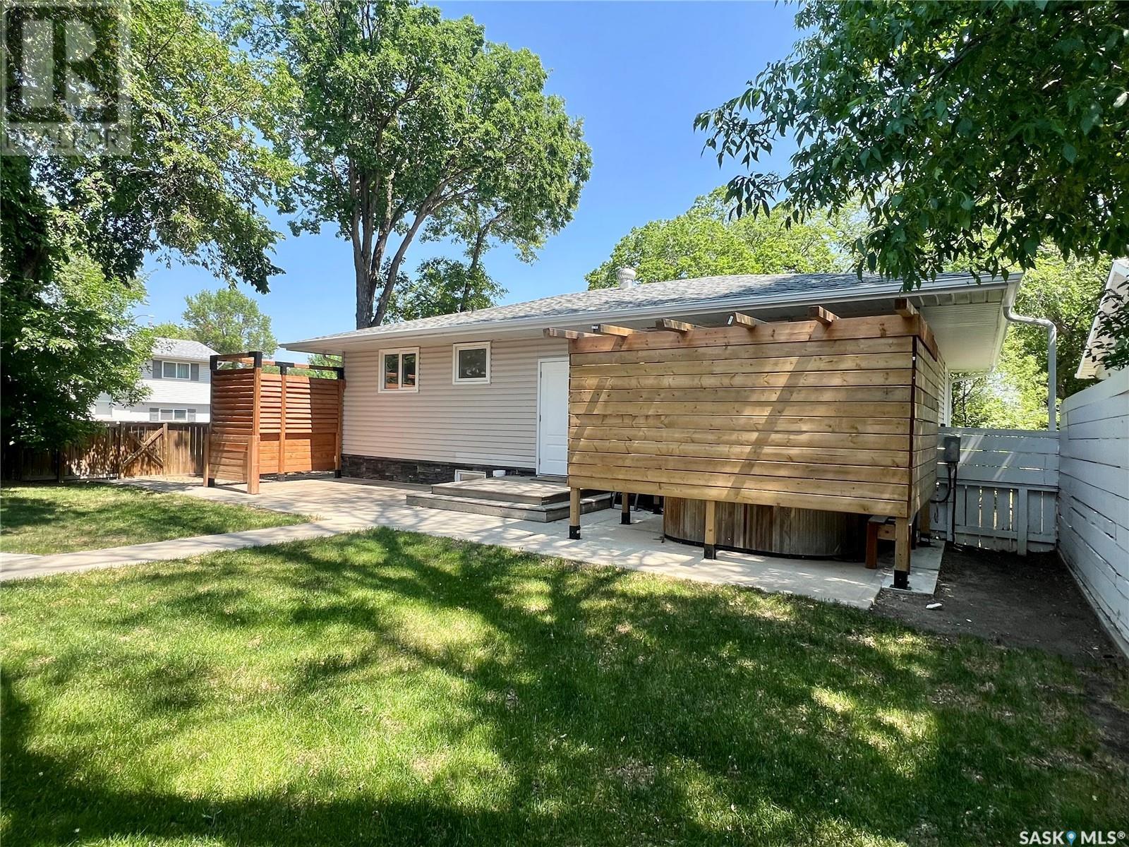 Single Family House Bungalow for Sale in  th AVENUE NW Swift Current 