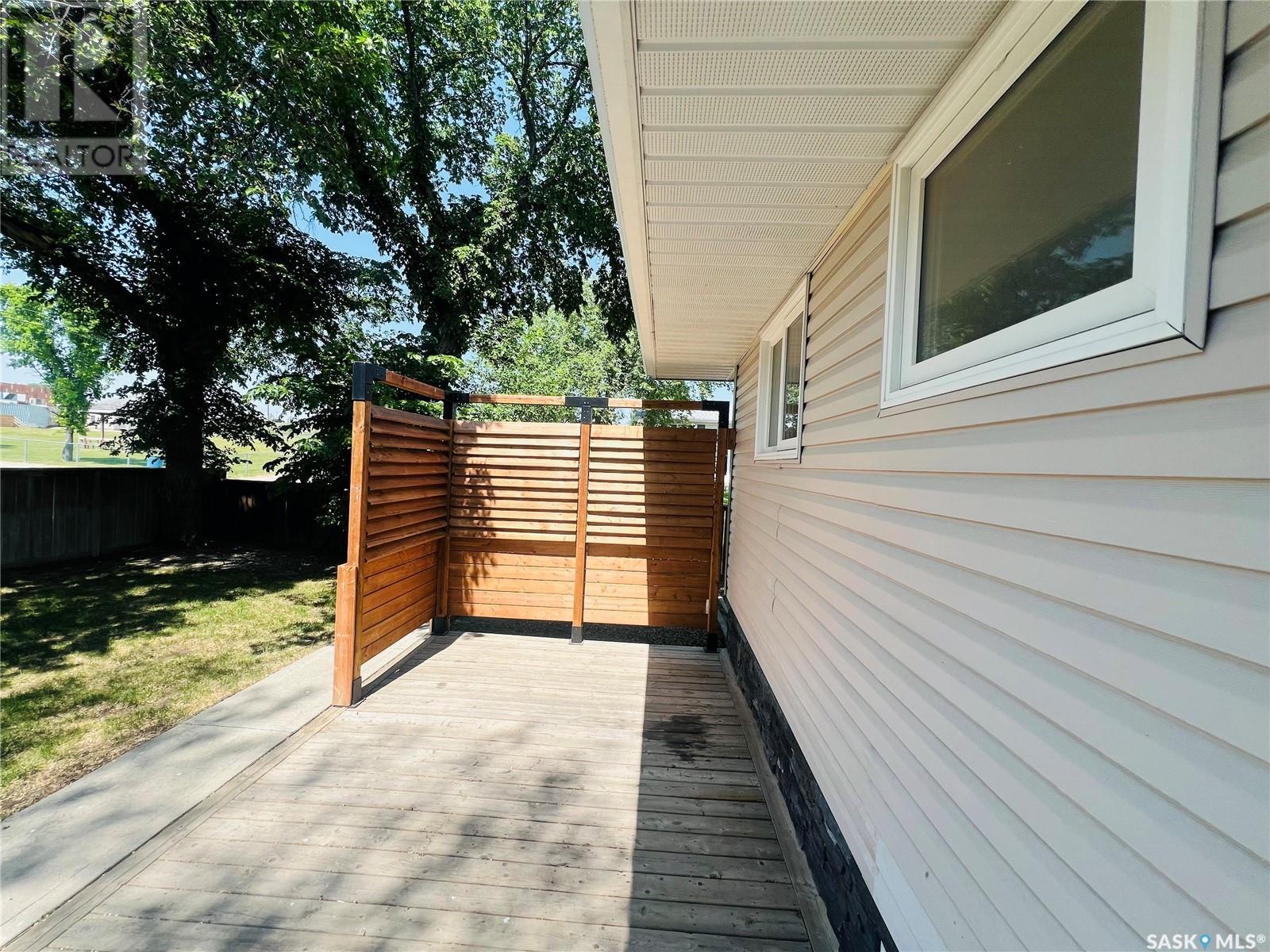 Single Family House Bungalow for Sale in  th AVENUE NW Swift Current 