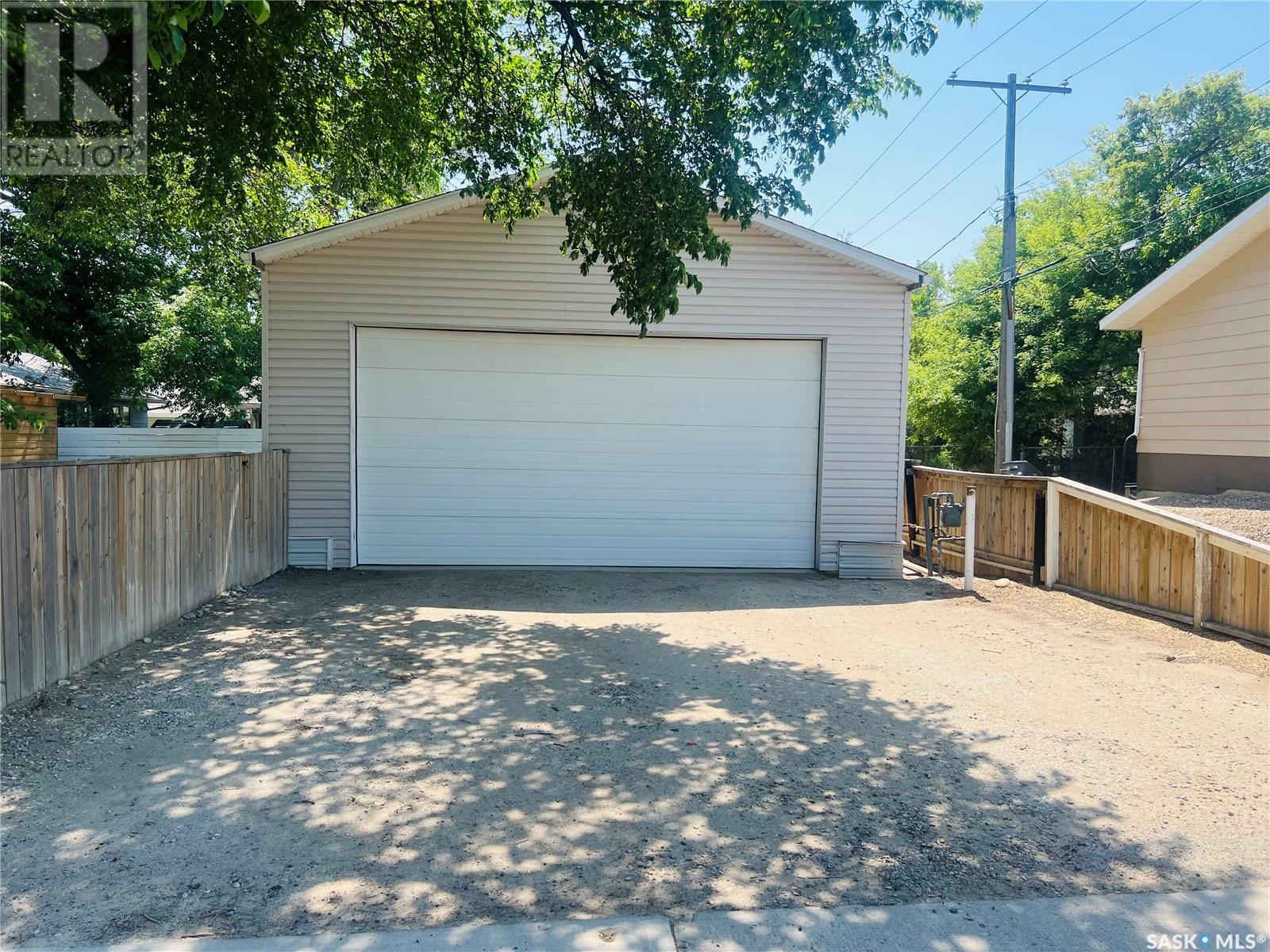 Single Family House Bungalow for Sale in  th AVENUE NW Swift Current 