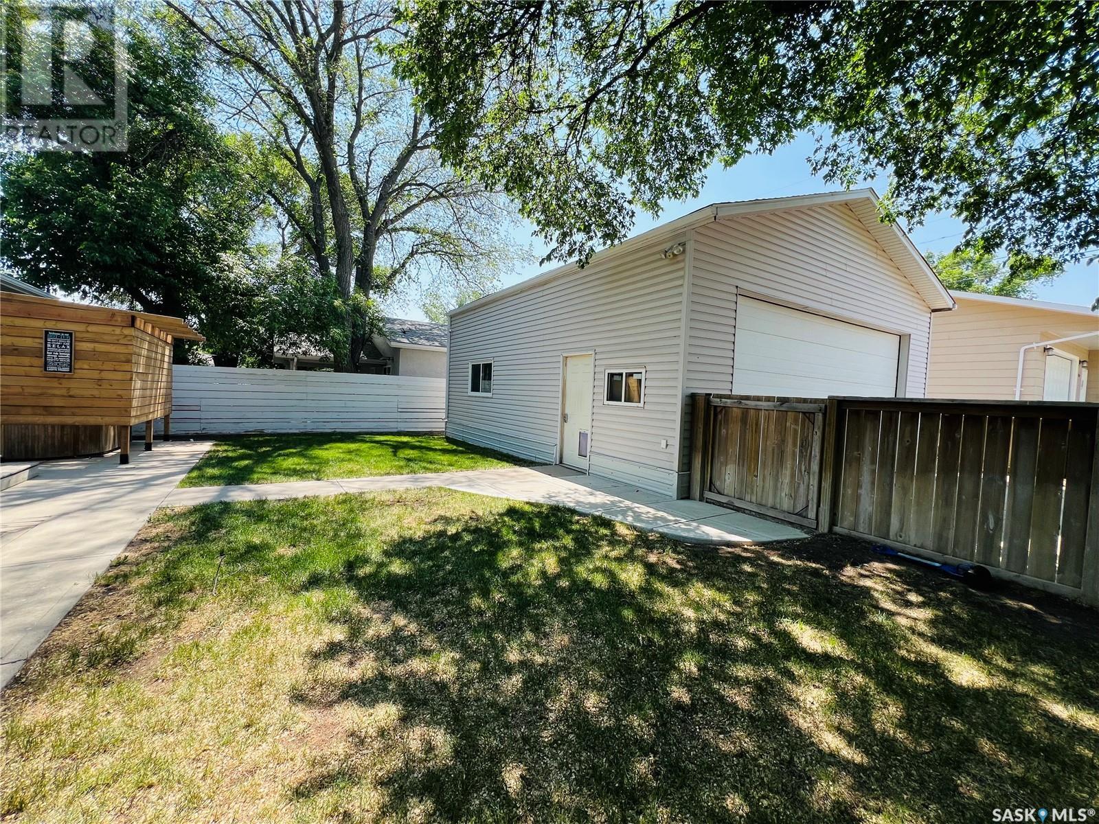 Single Family House Bungalow for Sale in  th AVENUE NW Swift Current 