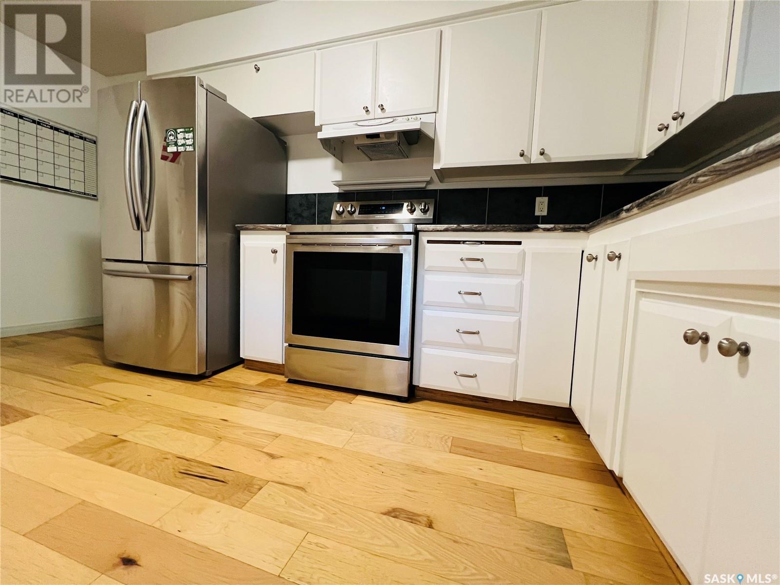 Single Family House Bungalow for Sale in  th AVENUE NW Swift Current 