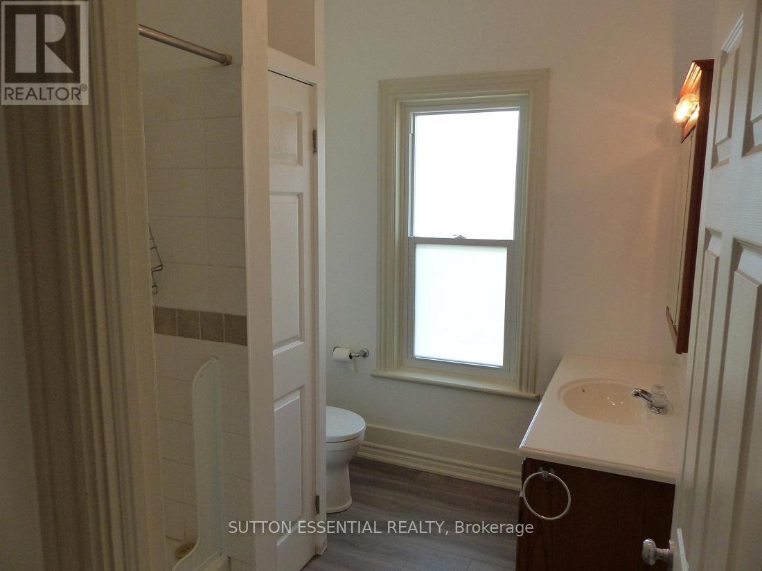 Photo 20 of 42 Mcgill Street N, Smiths Falls ON