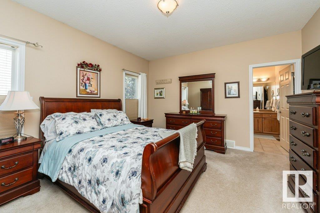 Photo 37 of 6 Woods Co, Leduc AB