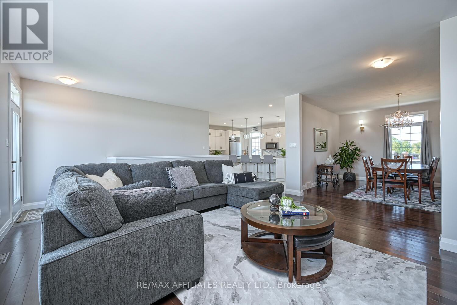 Photo 13 of 2064 Rosedale Road N, Montague ON