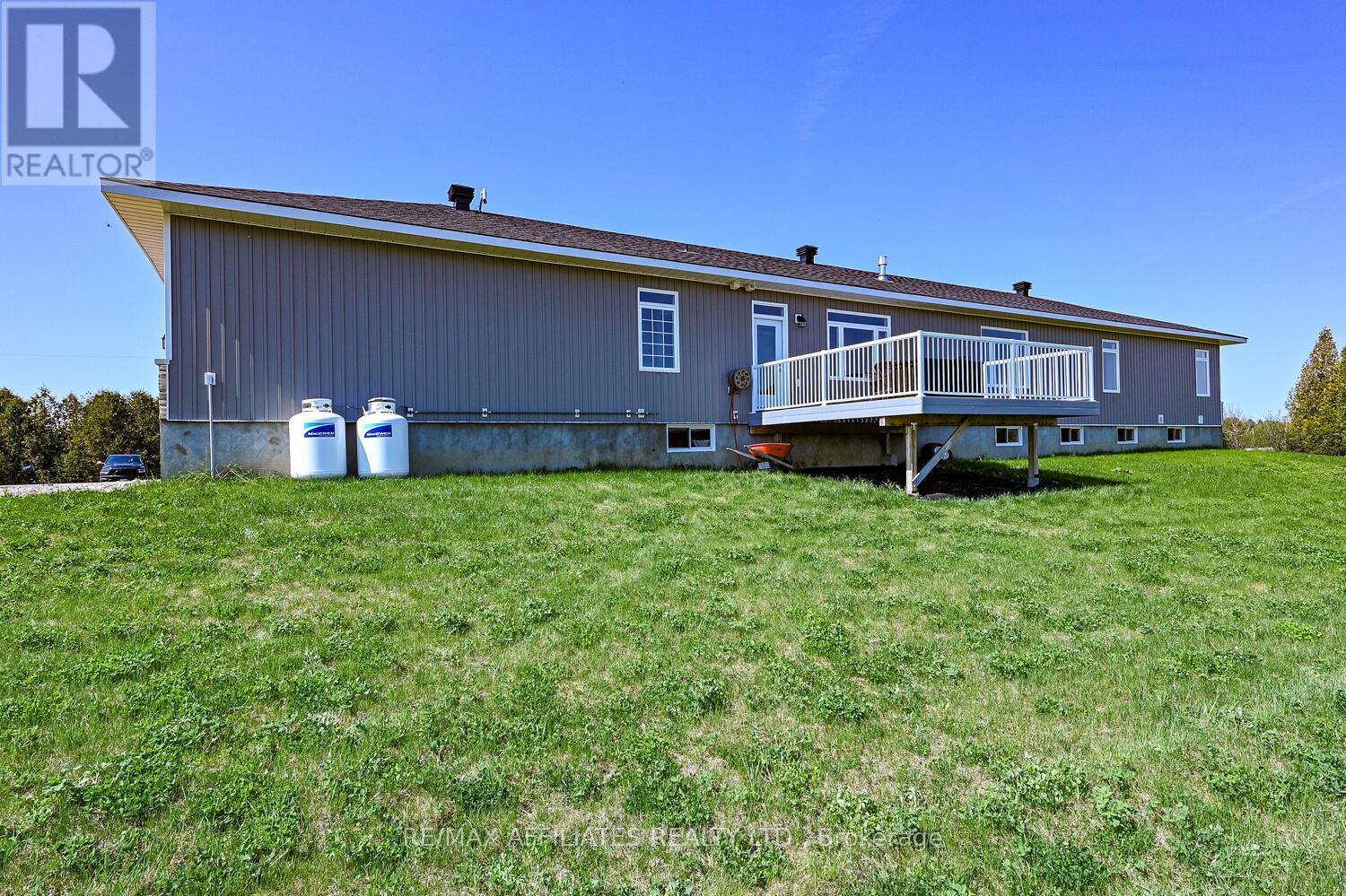 Photo 47 of 2064 Rosedale Road N, Montague ON