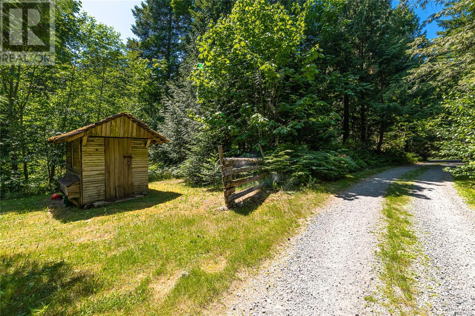 5970 Stoltze Rd, Duncan