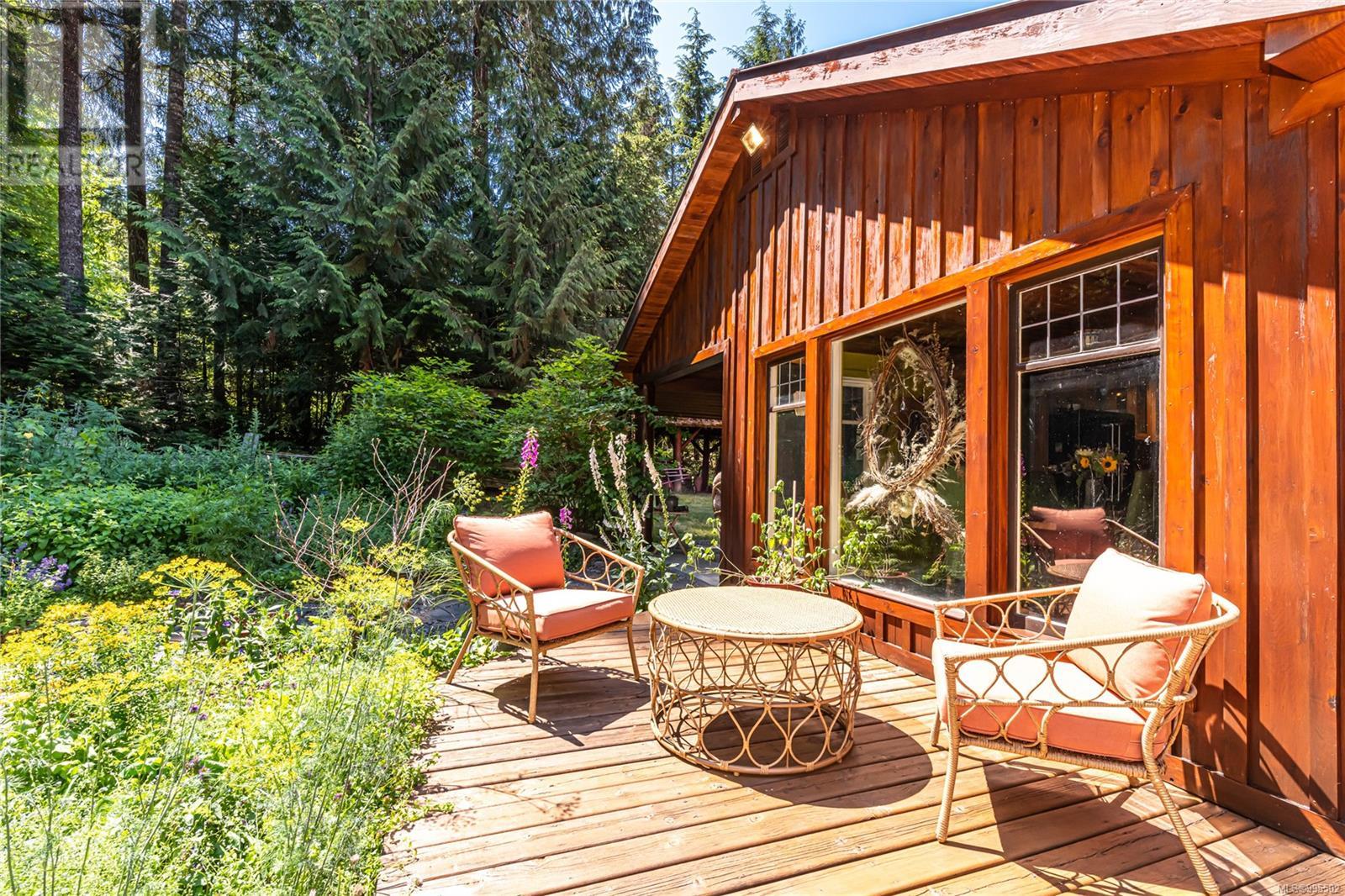 5970 Stoltze Rd, Duncan