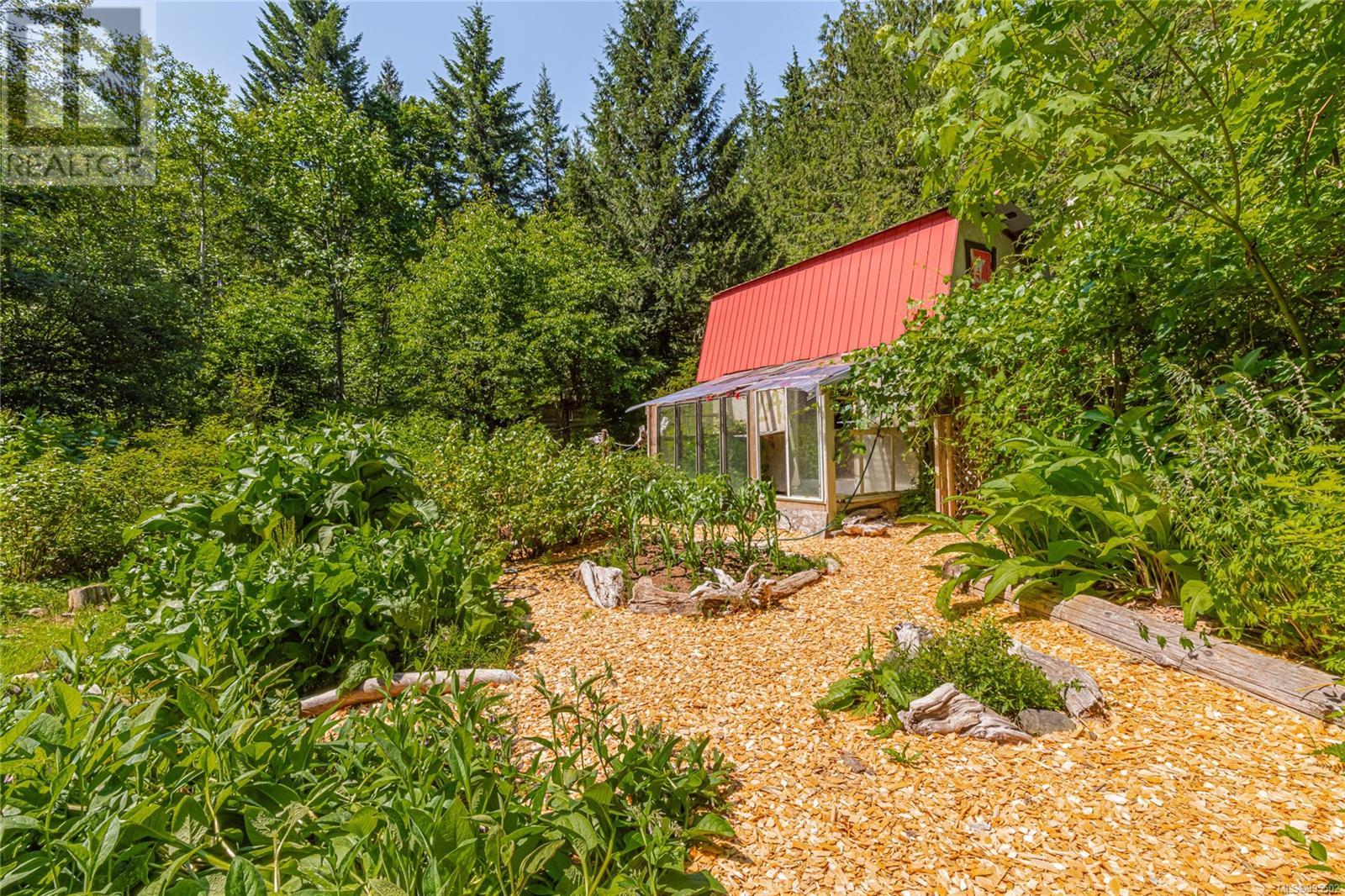 5970 Stoltze Rd, Duncan