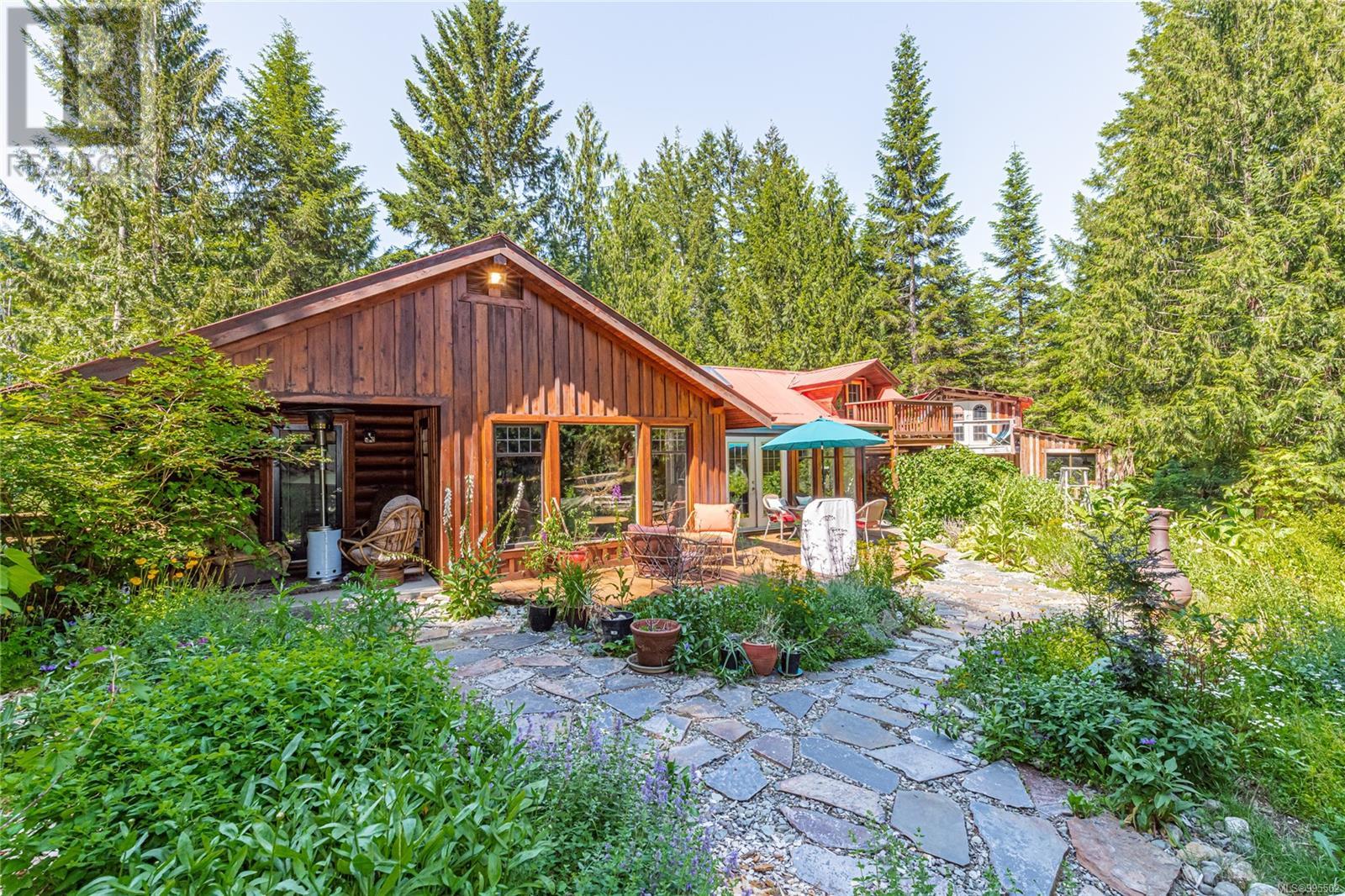 5970 Stoltze Rd, Duncan