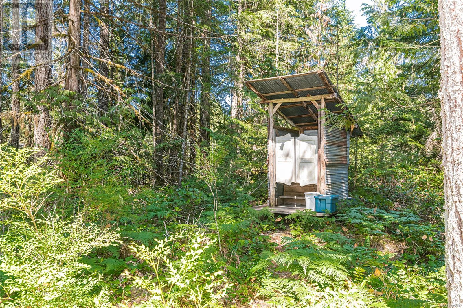 5970 Stoltze Rd, Duncan