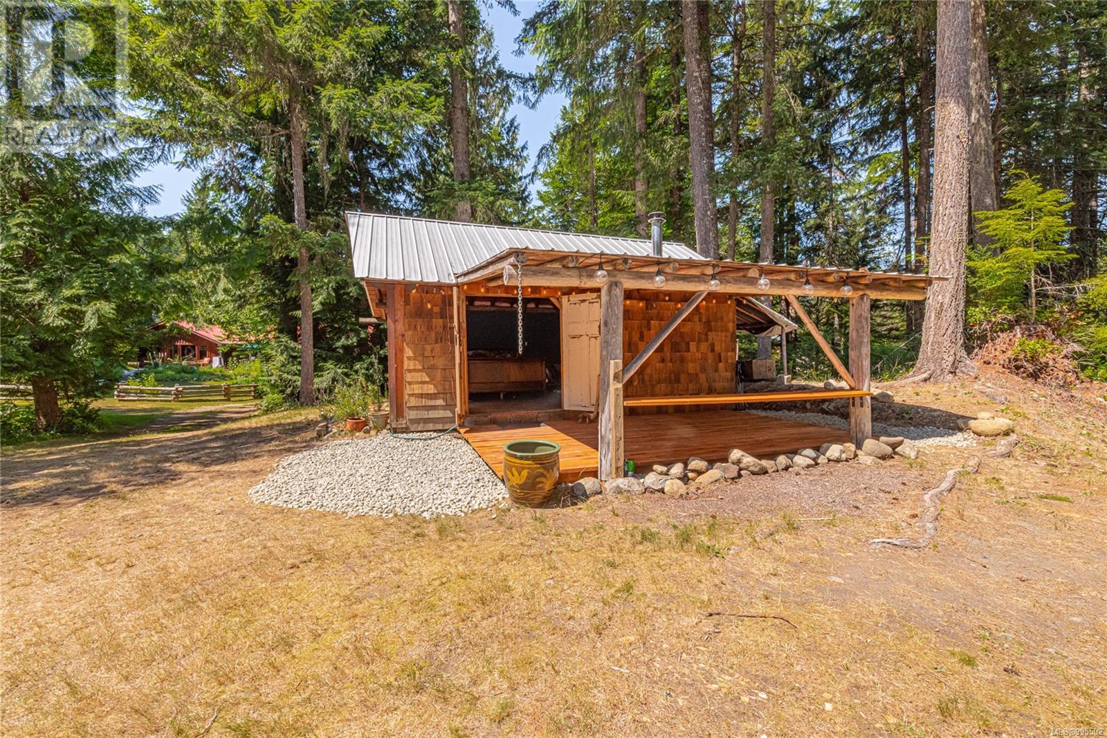 5970 Stoltze Rd, Duncan