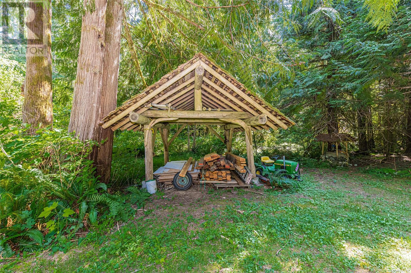 5970 Stoltze Rd, Duncan