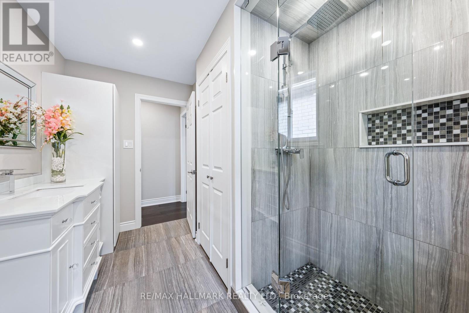 Single Family House for Sale in  VANGUARD ROAD Vaughan (Patterson) 
