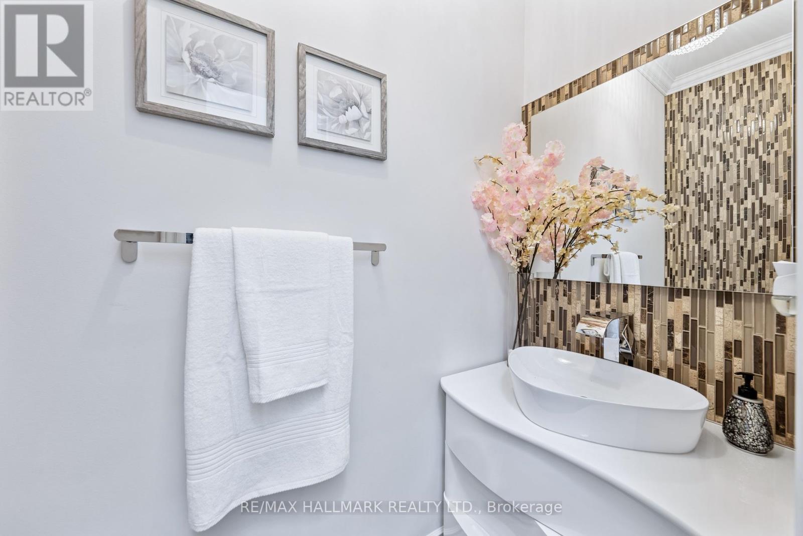 Single Family House for Sale in  VANGUARD ROAD Vaughan (Patterson) 