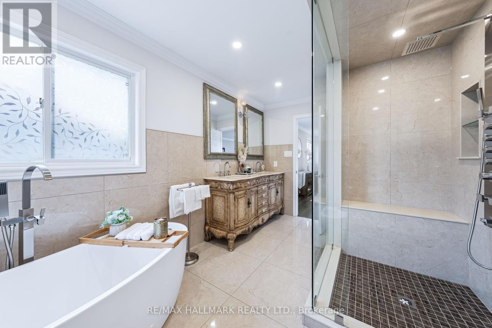Single Family House for Sale in  VANGUARD ROAD Vaughan (Patterson) 