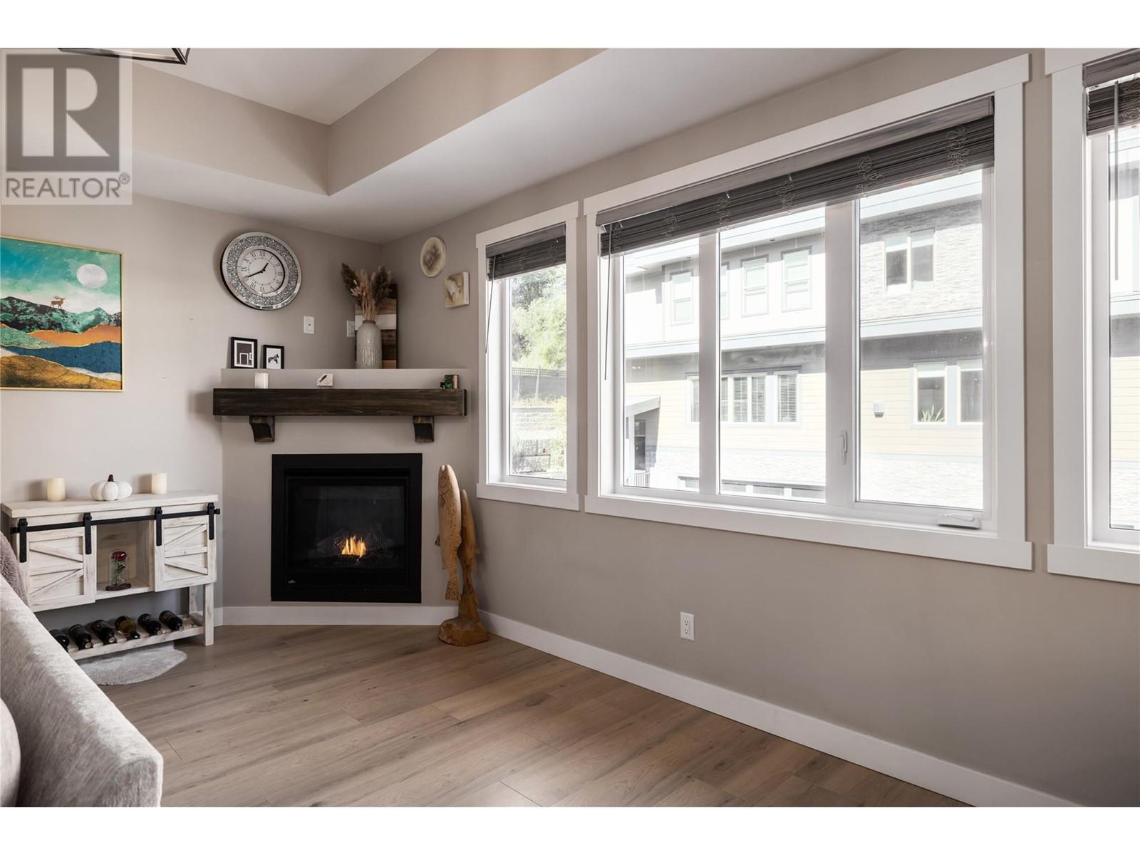 #13 2893 ROBINSON ROAD - Image 29