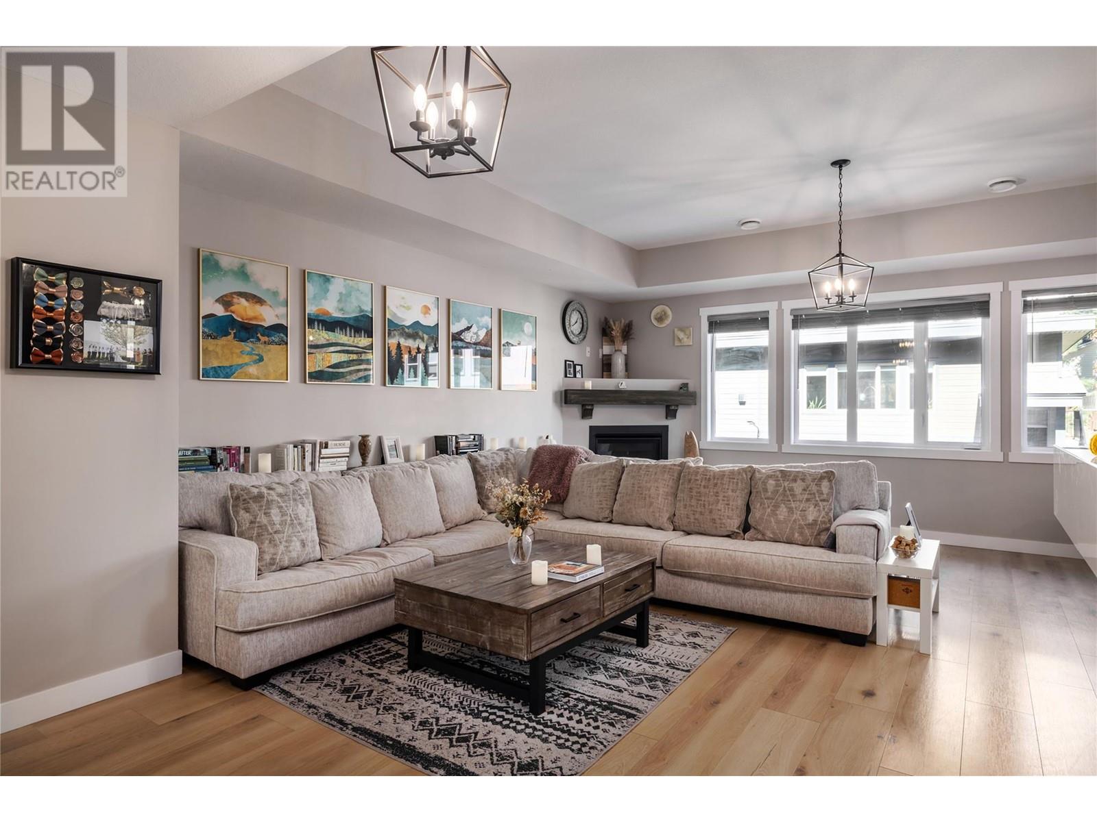 #13 2893 ROBINSON ROAD - Image 8