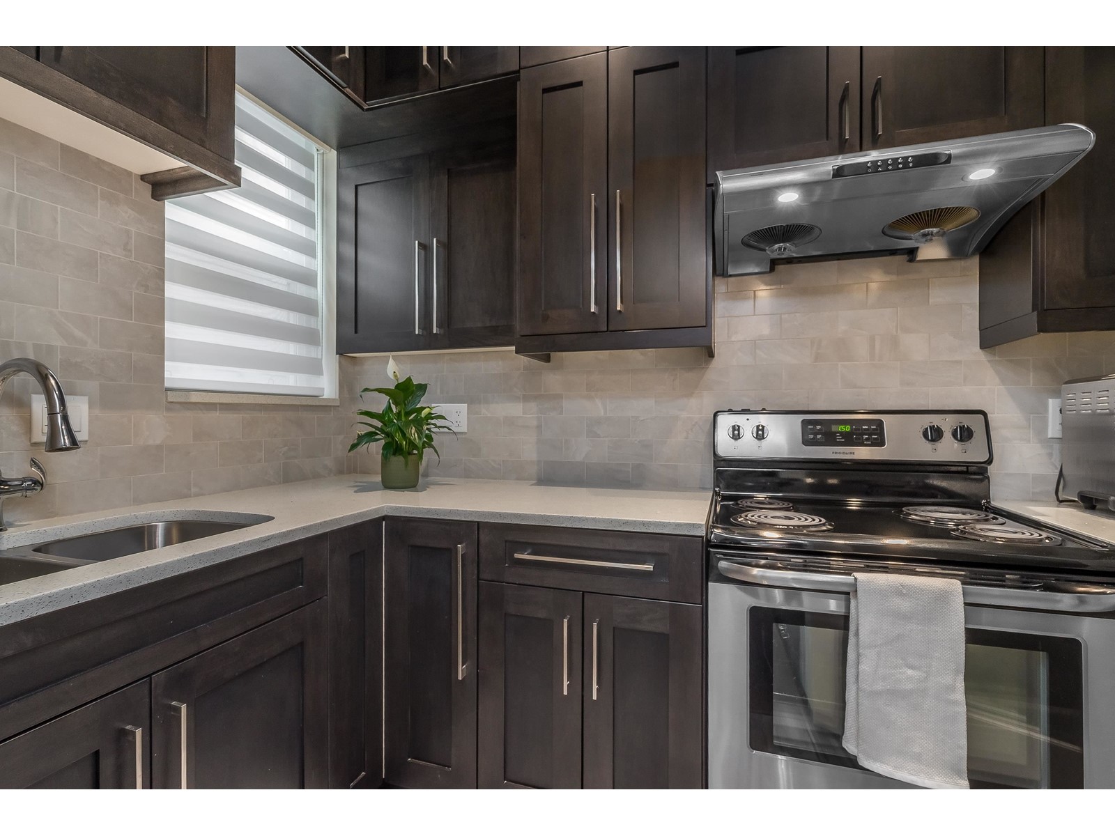 11 1426 FINLAY STREET, White Rock real estate listing R2978064