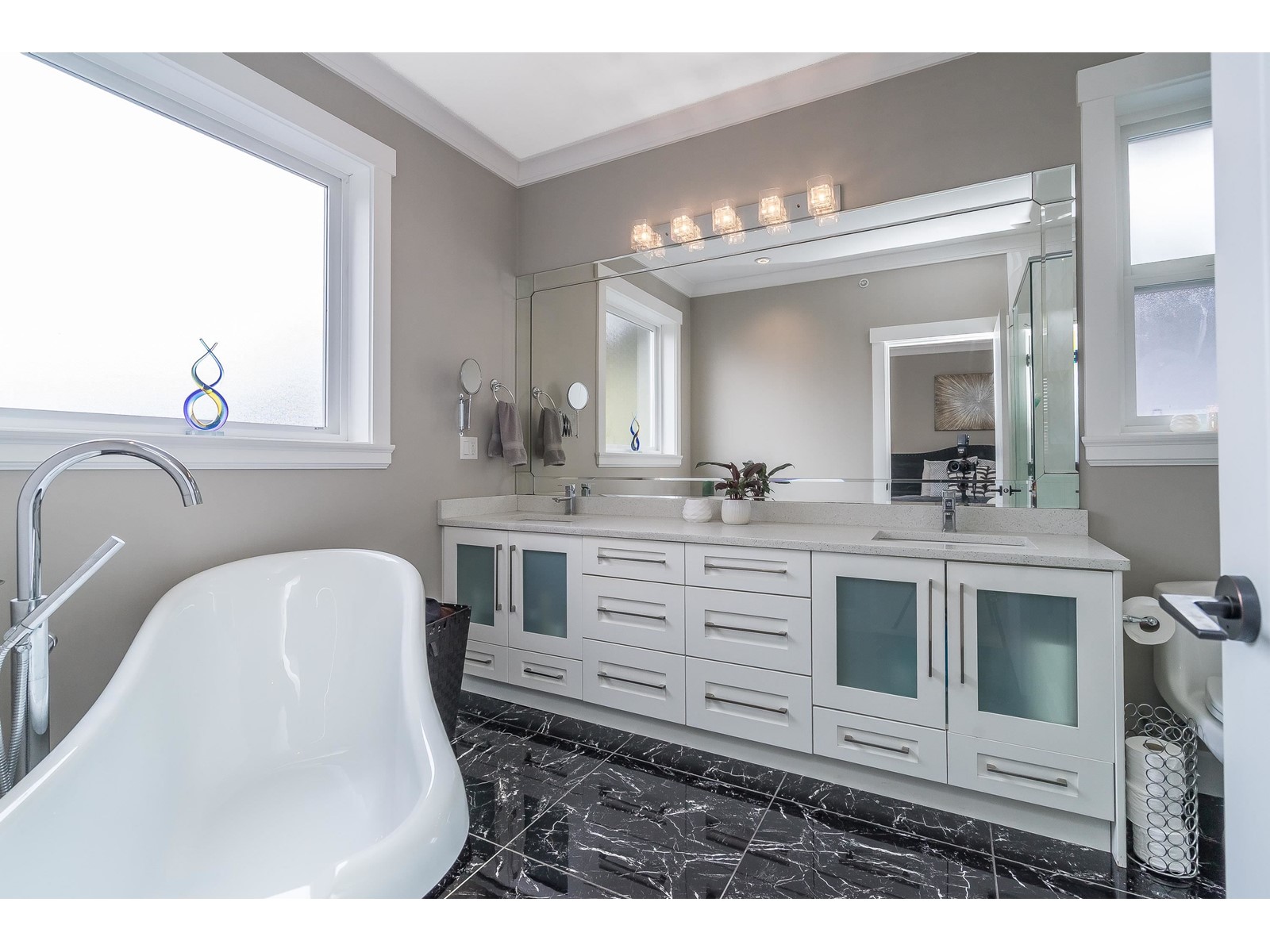 11 1426 FINLAY STREET, White Rock real estate listing R2978064