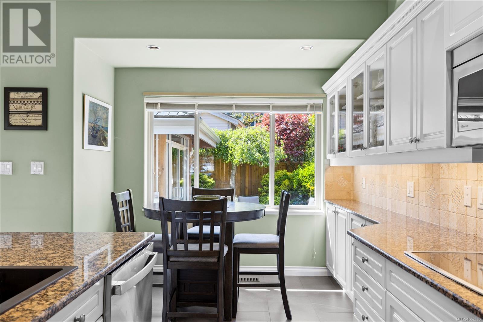 Photo 18 of 5331 Bayshore Dr, Nanaimo BC
