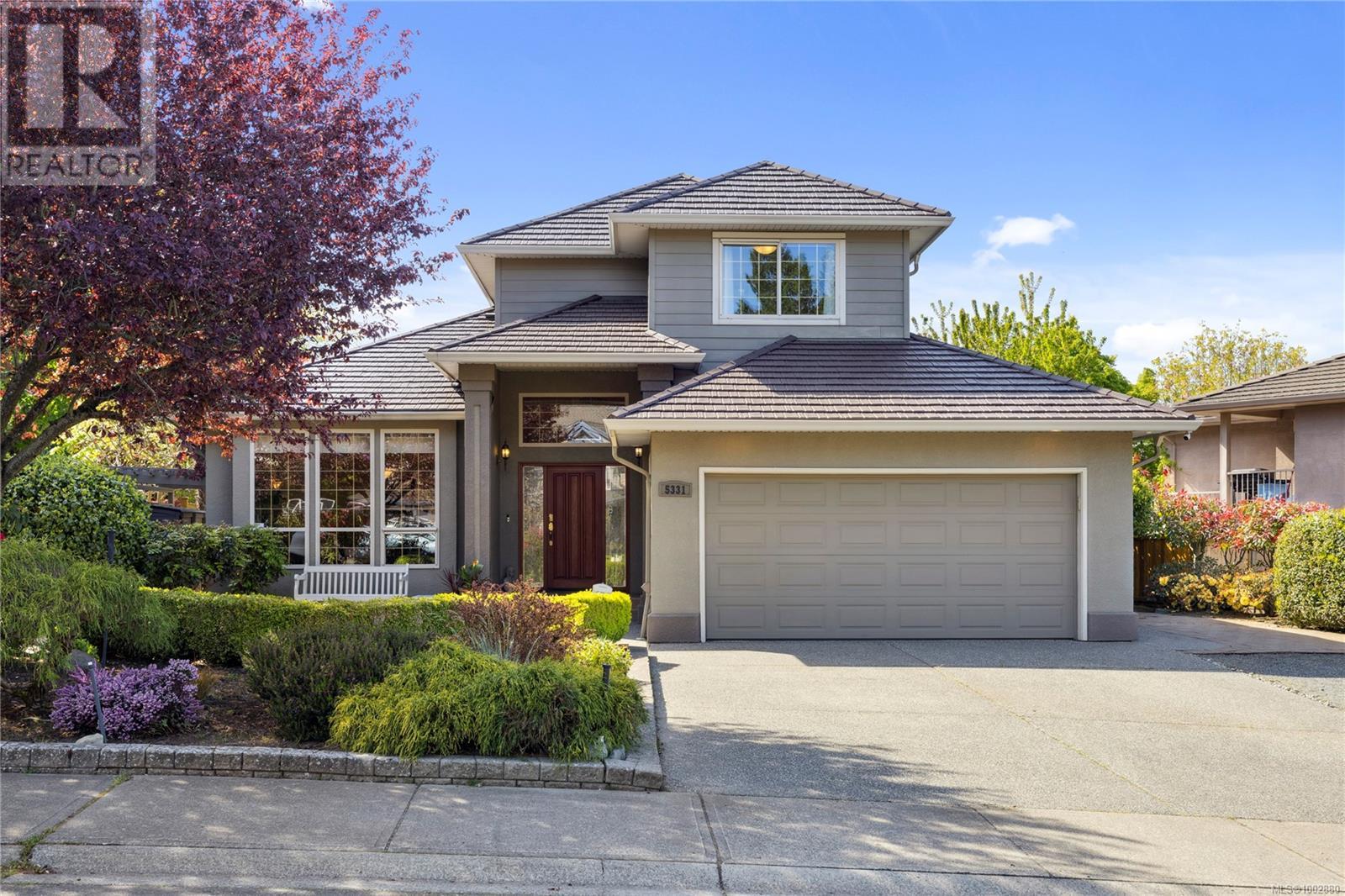 Photo 2 of 5331 Bayshore Dr, Nanaimo BC