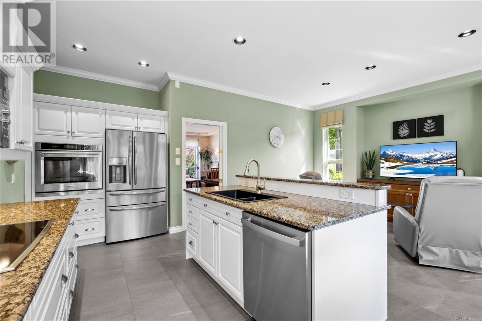 Photo 20 of 5331 Bayshore Dr, Nanaimo BC
