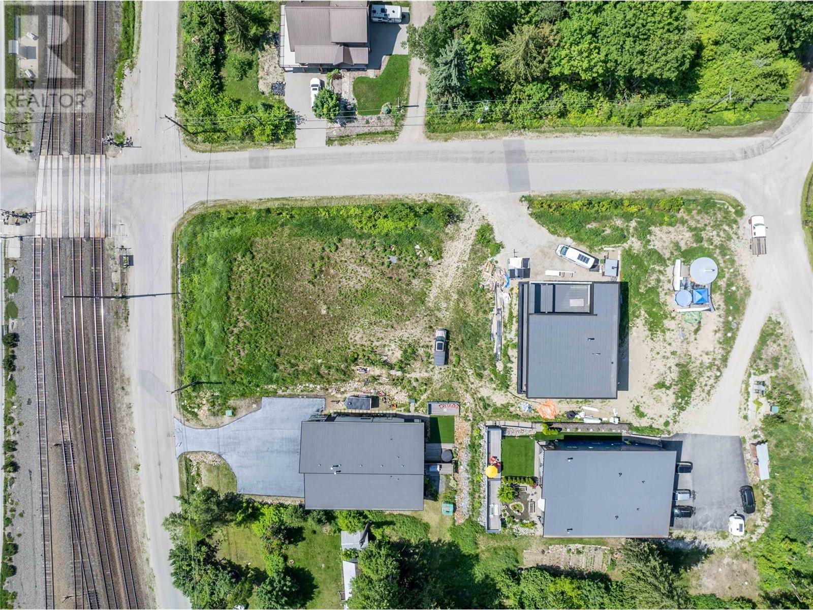 98 Track Street, Revelstoke