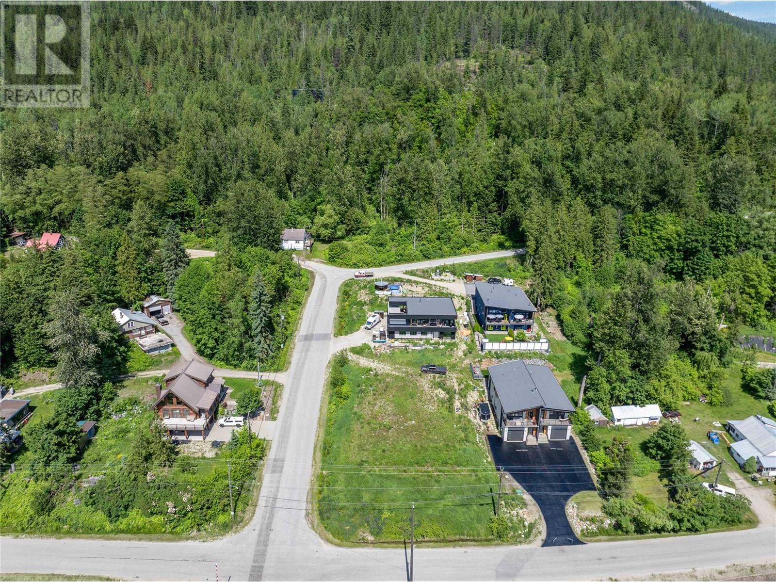 98 Track Street, Revelstoke