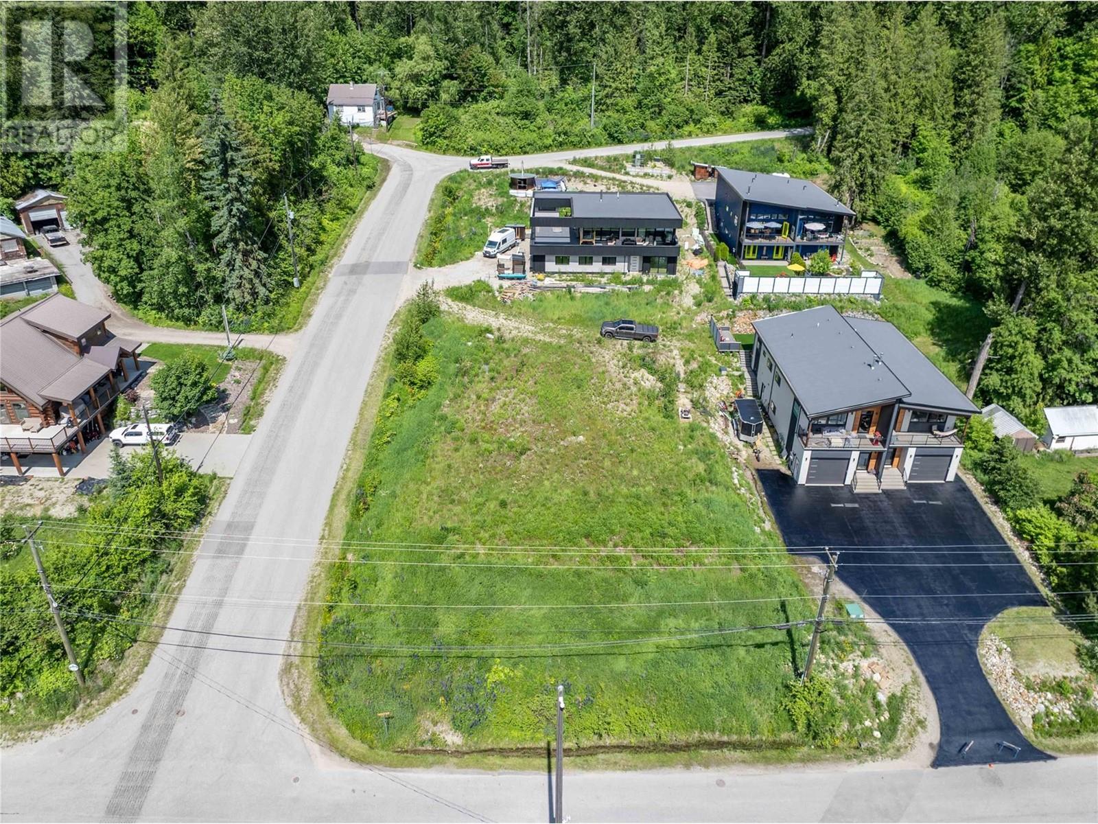 98 Track Street, Revelstoke