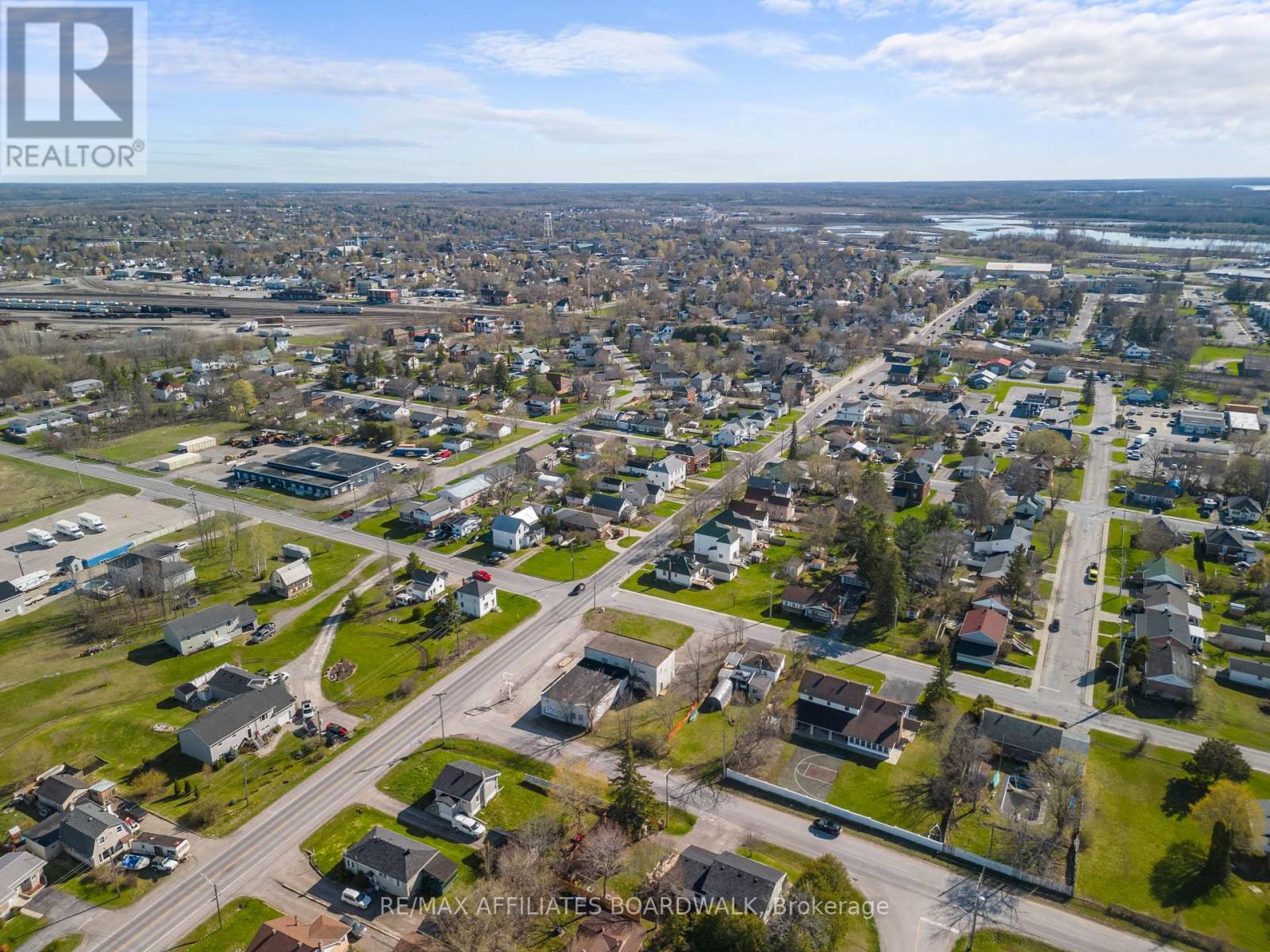 Photo 5 of 7526 Roger Stevens Drive S, Smiths Falls ON