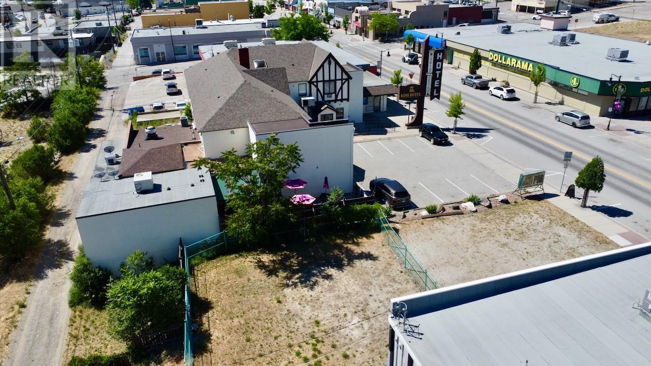 6363 & 6365 Main Street, Oliver