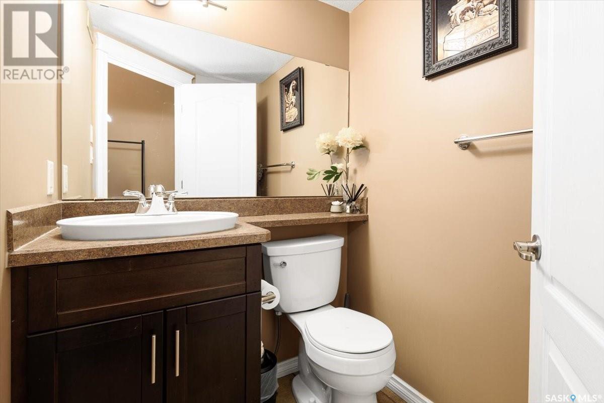 Single Family House 2 Level for Sale in  Lepine ROAD E Regina 