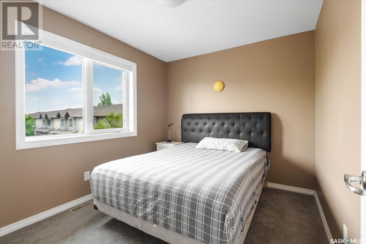 Single Family House 2 Level for Sale in  Lepine ROAD E Regina 