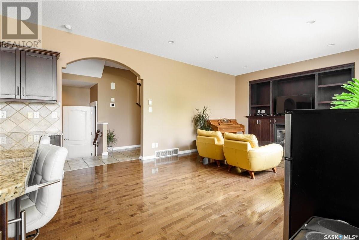 Single Family House 2 Level for Sale in  Lepine ROAD E Regina 