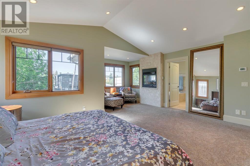 Single Family House for Sale in   Avenue NW West Hillhurst Calgary 