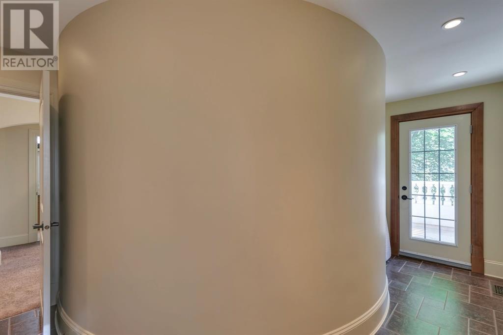 Single Family House for Sale in   Avenue NW West Hillhurst Calgary 